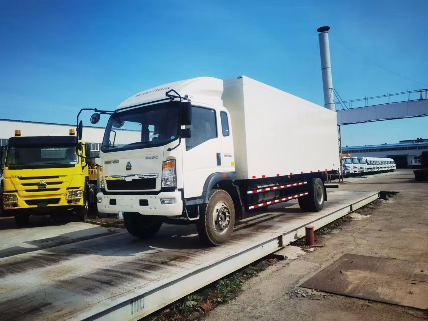 Sinotruk Howo 4x2 Vanbox Kargo Kamyonu