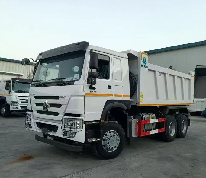 SINOTRUK HOWO Damperli kamyon Kargo kamyonu